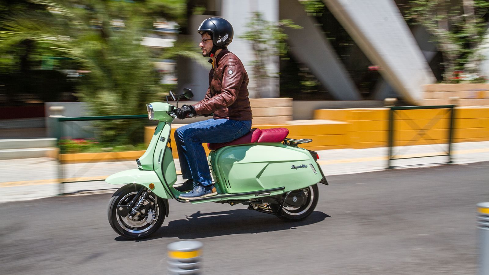 Μεταλλικά scooter 125 κυβικών για δίπλωμα αυτοκινήτου